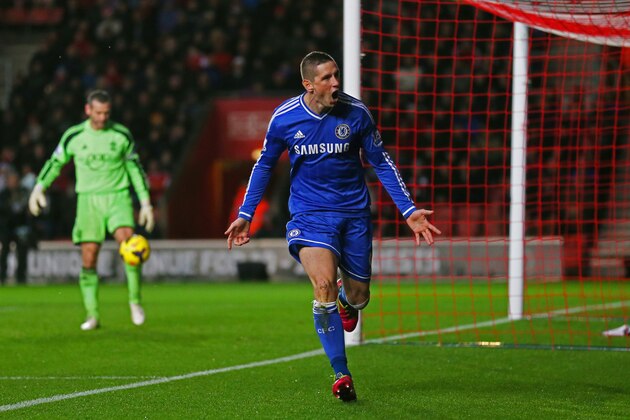 SOUTHAMPTON, ENGLAND - JANUARY 01:  Fernando Torres of Chelsea celebrates after scoring the opening goal during the Barclays Premier League match between Southampton and Chelsea at St Mary's Stadium on January 1, 2014 in Southampton, England.  (Photo by Warren Little/Getty Images)