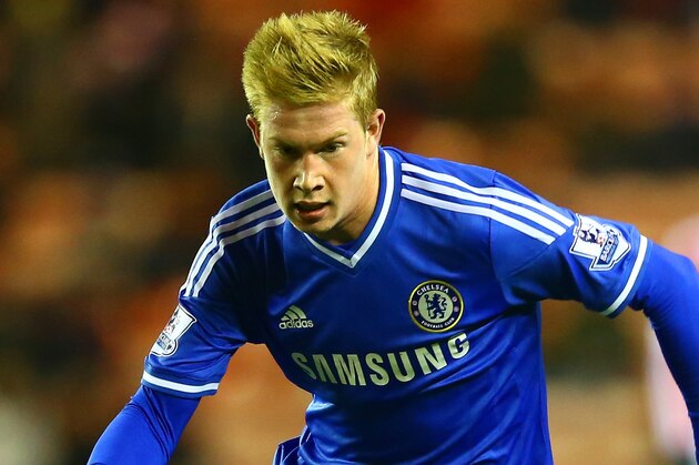 SUNDERLAND, ENGLAND - DECEMBER 17:  Kevin De Bruyne of Chelsea on the ball during the Capital One Cup Quarter-Final match between Sunderland and Chelsea  at Stadium of Light on December 17, 2013 in Sunderland, England.  (Photo by Matthew Lewis/Getty Images)