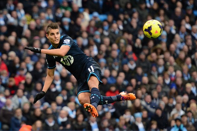 MANCHESTER, ENGLAND - NOVEMBER 24:  Erik Lamela of Tottenham Hotspur in action during the Barclays Premier League match between Manchester City and Tottenham Hotspur at Etihad Stadium on November 24, 2013 in Manchester, England.  (Photo by Jamie McDonald/Getty Images)