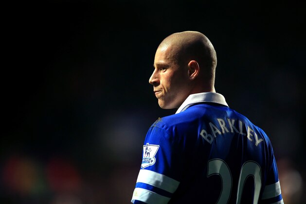 SWANSEA, WALES - DECEMBER 22: Ross Barkley of Evertonin action during the Barclays Premier League match between Swansea City and Everton at the Liberty Stadium on December 22, 2013 in Swansea, Wales. (Photo by Richard Heathcote/Getty Images) SWANSEA, WALES - DECEMBER 22: Ross Barkley of Evertonin action during the Barclays Premier League match between Swansea City and Everton at the Liberty Stadium on December 22, 2013 in Swansea, Wales. (Photo by Richard Heathcote/Getty Images)