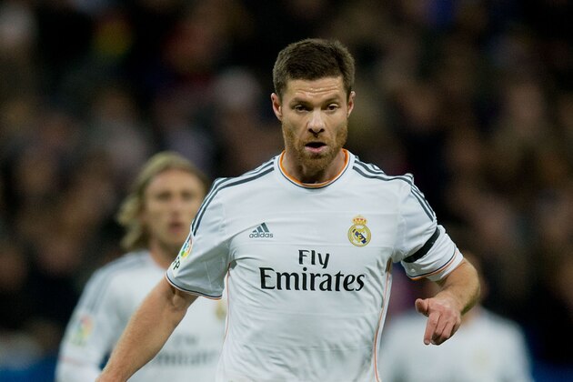 MADRID, SPAIN - NOVEMBER 30: Xabi Alonso of Real Madrid CF controls the ball during the La Liga match between Real Madrid CF and Real Valladolid CF at Estadio Santiago Bernabeu on November 30, 2013 in Madrid, Spain. (Photo by Gonzalo Arroyo Moreno/Getty Images) MADRID, SPAIN - NOVEMBER 30: Xabi Alonso of Real Madrid CF controls the ball during the La Liga match between Real Madrid CF and Real Valladolid CF at Estadio Santiago Bernabeu on November 30, 2013 in Madrid, Spain. (Photo by Gonzalo Arroyo Moreno/Getty Images)