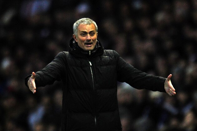 DERBY, ENGLAND - JANUARY 05:  Jose Mourinho manager of Chelsea gestures during the Budweiser FA Cup Third Round match between Derby County and Chelsea at iPro Stadium on January 5, 2014 in Derby, England.  (Photo by Shaun Botterill/Getty Images)