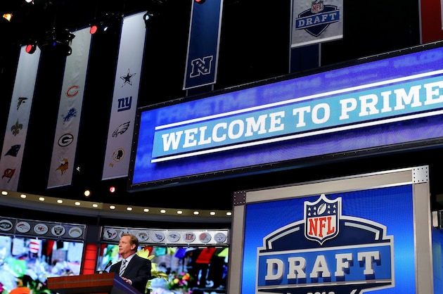NEW YORK, NY - APRIL 25:  NFL Commissioner Roger Goodell stands at the podium during a moment of silence for the victims and those others affected by the Bombing at the Boston Marathon in the first round of the 2013 NFL Draft at Radio City Music Hall on April 25, 2013 in New York City.  (Photo by Al Bello/Getty Images)