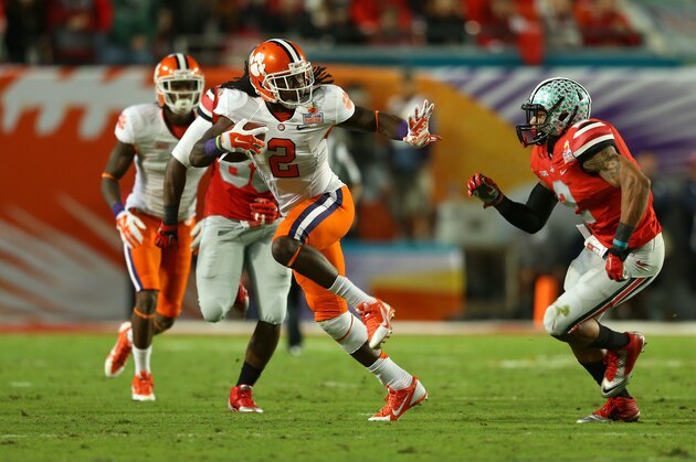 MIAMI GARDENS, FL - JANUARY 03: Sammy Watkins #2 of the Clemson Tigers runs with the ball in the first half against the Ohio State Buckeyes during the Discover Orange Bowl at Sun Life Stadium on January 3, 2014 in Miami Gardens, Florida.  (Photo by Mike Ehrmann/Getty Images)