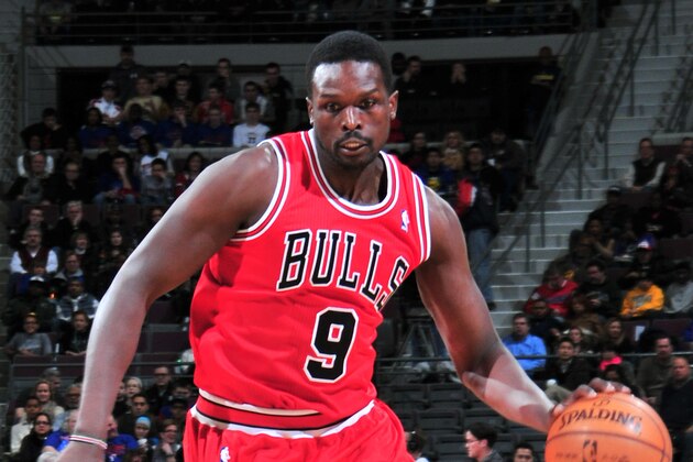AUBURN HILLS, MI - NOVEMBER 27: Luol Deng #9 of the Chicago Bulls dribbles the ball against the Detroit Pistons on November 27, 2013 at The Palace of Auburn Hills in Auburn Hills, Michigan. NOTE TO USER: User expressly acknowledges and agrees that, by downloading and/or using this photograph, User is consenting to the terms and conditions of the Getty Images License Agreement. Mandatory Copyright Notice: Copyright 2013 NBAE (Photo by D. Williams/Einstein/NBAE via Getty Images) AUBURN HILLS, MI - NOVEMBER 27: Luol Deng #9 of the Chicago Bulls dribbles the ball against the Detroit Pistons on November 27, 2013 at The Palace of Auburn Hills in Auburn Hills, Michigan. NOTE TO USER: User expressly acknowledges and agrees that, by downloading and/or using this photograph, User is consenting to the terms and conditions of the Getty Images License Agreement. Mandatory Copyright Notice: Copyright 2013 NBAE (Photo by D. Williams/Einstein/NBAE via Getty Images)