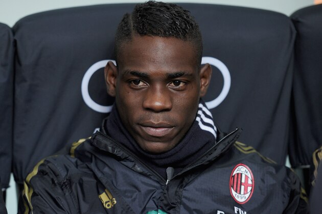 MILAN, ITALY - JANUARY 06:  Mario Balotelli of AC Milan is seen prior to the Serie A match between AC Milan and Atalanta BC at San Siro Stadium on January 6, 2014 in Milan, Italy.  (Photo by Claudio Villa/Getty Images)