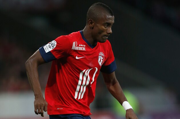 LILLE, FRANCE - NOVEMBER 03: Salomon Kalou of Lille in action during the French Ligue 1 match between OSC Lille and AS Monaco at the Grand Stade Metropole Villeneuve-d'Ascq on November 3, 2013 in Lille, France. (Photo by Harry Engels/Getty Images) LILLE, FRANCE - NOVEMBER 03: Salomon Kalou of Lille in action during the French Ligue 1 match between OSC Lille and AS Monaco at the Grand Stade Metropole Villeneuve-d'Ascq on November 3, 2013 in Lille, France. (Photo by Harry Engels/Getty Images)