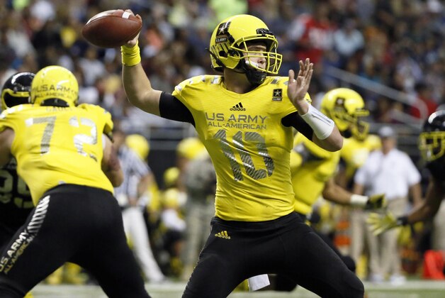 Jan 4, 2014; San Antonio, TX, USA; West quarterback Kyle Allen (10) throws a pass during U.S. Army All-American Bowl high school football game at the Alamodome. Mandatory Credit: Soobum Im-USA TODAY Sports