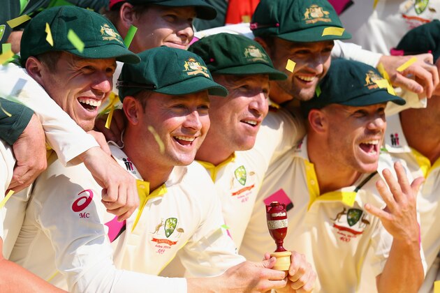 SYDNEY, AUSTRALIA - JANUARY 05:  Michael Clarke of Australia lifts the urn during day three of the Fifth Ashes Test match between Australia and England at Sydney Cricket Ground on January 5, 2014 in Sydney, Australia.  (Photo by Ryan Pierse/Getty Images)