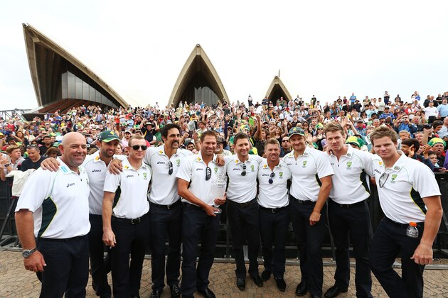 SYDNEY, AUSTRALIA - JANUARY 07:  Members of the Australian Ashes team pose in front of fans during the Australian Ashes team celebrations at Sydney Opera House on January 7, 2014 in Sydney, Australia. The Australian team won the 2013-14 Ashes series in Australia 5-0.  (Photo by Matt King/Getty Images)