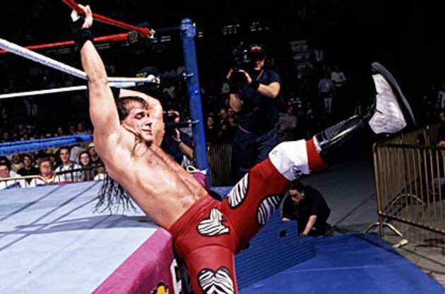 Shawn Michaels clinging to the ring in 1995.