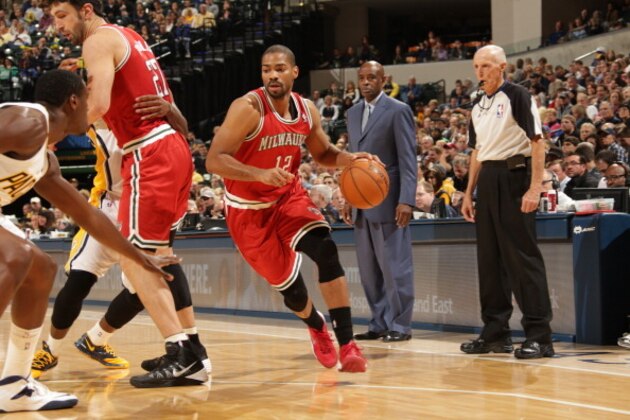 INDIANAPOLIS - NOVEMBER 15: Gary Neal #12 of the Milwaukee Bucks drives to the basket against the Indiana Pacers at Bankers Life Fieldhouse on November 15, 2013 in Indianapolis, Indiana.  NOTE TO USER: User expressly acknowledges and agrees that, by downloading and or using this Photograph, user is consenting to the terms and condition of the Getty Images License Agreement. Mandatory Copyright Notice: 2013 NBAE  (Photo by Ron Hoskins/NBAE via Getty Images)