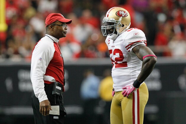 ATLANTA - OCTOBER 03:  Head coach Mike Singletary and Patrick Willis #52 of the San Francisco 49ers against the Atlanta Falcons at Georgia Dome on October 3, 2010 in Atlanta, Georgia.  (Photo by Kevin C. Cox/Getty Images)