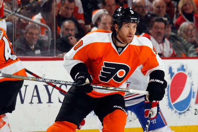 PHILADELPHIA, PA - JANUARY 08:  Steve Downie #9 of the Philadelphia Flyers skates against the Montreal Canadiens at the Wells Fargo Center on January 8, 2014 in Philadelphia, Pennsylvania. The Flyers defeated the Canadiens 3-1.  (Photo by Bruce Bennett/Getty Images)