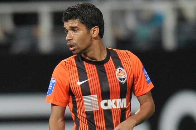 KIEV, UKRAINE - SEPTEMBER 24:  Eduardo of FC Shakhtar Donetsk in action during the Ukrainian Premier League match between FC Dynamo Kyiv and FC Shakhtar Donetsk on September 24, 2011 at the Lobanovskyi Dynamo Stadium in Kiev, Ukraine. (Photo by Genya Savilov/EuroFootball/Getty Images)