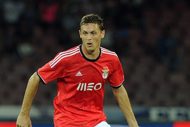 NAPLES, ITALY - AUGUST 09: Nemanja Matic of Benfca in action during the pre-season friendly match between SSC Napoli and SL Benfica at Stadio San Paolo on August 9, 2013 in Naples, Italy. (Photo by Giuseppe Bellini/Getty Images) NAPLES, ITALY - AUGUST 09: Nemanja Matic of Benfca in action during the pre-season friendly match between SSC Napoli and SL Benfica at Stadio San Paolo on August 9, 2013 in Naples, Italy. (Photo by Giuseppe Bellini/Getty Images)
