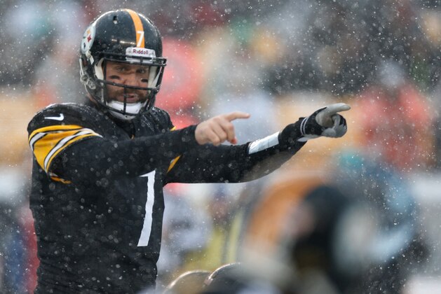 PITTSBURGH, PA - DECEMBER 08: Ben Roethlisberger #7 of the Pittsburgh Steelers calls a play in the first quarter against the Miami Dolphins at Heinz Field on December 8, 2013 in Pittsburgh, Pennsylvania.  (Photo by Gregory Shamus/Getty Images)