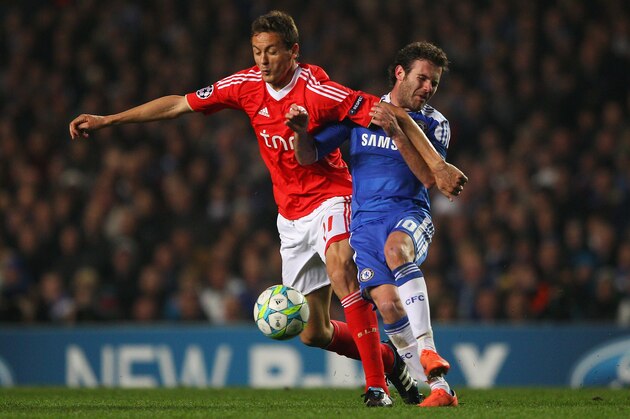 LONDON, ENGLAND - APRIL 04:  Juan Mata of Chelsea is challenged by Nemanja Matic of Benfica during the UEFA Champions League Quarter Final second leg match between Chelsea and Benfica at Stamford Bridge on April 4, 2012 in London, England.  (Photo by Warren Little/Getty Images)