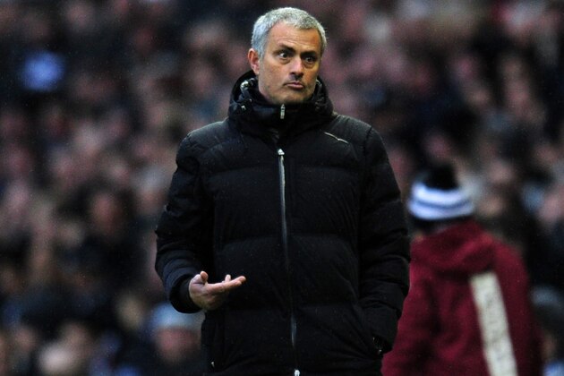 DERBY, ENGLAND - JANUARY 05:  Jose Mourinho manager of Chelsea on the touchline during the Budweiser FA Cup Third Round match between Derby County and Chelsea at iPro Stadium on January 5, 2014 in Derby, England.  (Photo by Shaun Botterill/Getty Images)