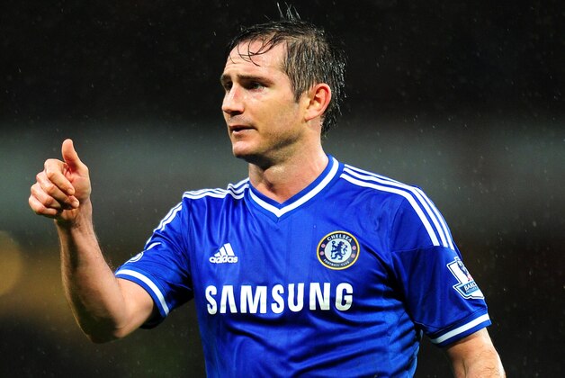 LONDON, ENGLAND - DECEMBER 23:  Frank Lampard of Chelsea in action during the Barclays Premier League match between Arsenal and Chelsea at Emirates Stadium on December 23, 2013 in London, England.  (Photo by Shaun Botterill/Getty Images)