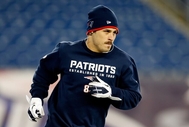 FOXBORO, MA - NOVEMBER 24:  Wide receiver Danny Amendola #80 of the New England Patriots warms up prior to a game against the Denver Broncos during a game at Gillette Stadium on November 24, 2013 in Foxboro, Massachusetts.  (Photo by Jim Rogash/Getty Images)