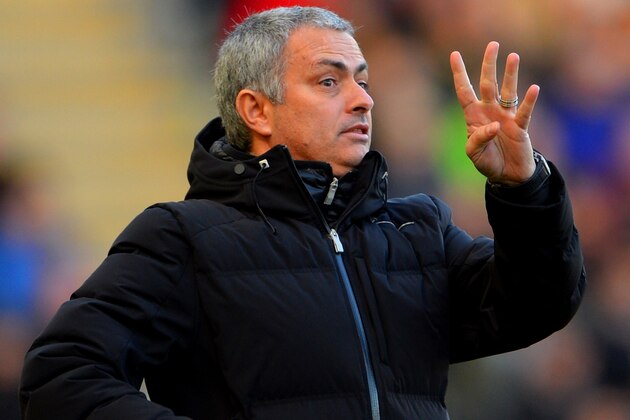 HULL, ENGLAND - JANUARY 11:  Jose Mourinho manager of Chelsea gestures during the Barclays Premier League match between Hull City and Chelsea at KC Stadium on January 11, 2014 in Hull, England.  (Photo by Michael Regan/Getty Images)