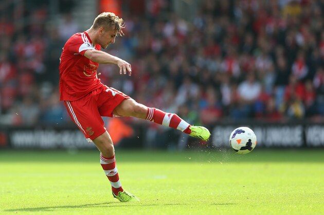 SOUTHAMPTON, ENGLAND - SEPTEMBER 28:  Luke Shaw of Southampton in action during the Barclays Premier League match between Southampton and Crystal Palace at St Mary's Stadium on September 28, 2013 in Southampton, England.  (Photo by Paul Gilham/Getty Images)