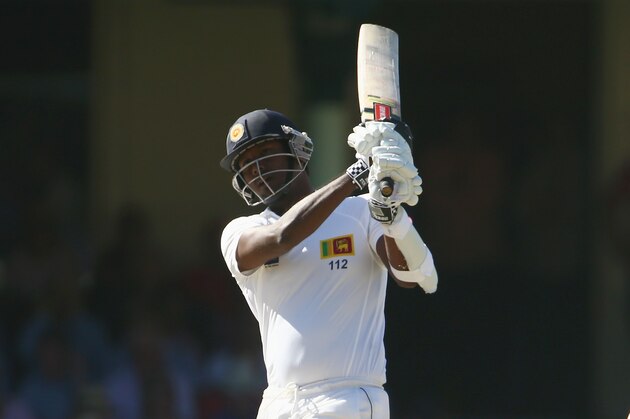 SYDNEY, AUSTRALIA - JANUARY 05:  Angelo Mathews of Sri Lanka bats during day three of the Third Test match between Australia and Sri Lanka at Sydney Cricket Ground on January 5, 2013 in Sydney, Australia.  (Photo by Mark Kolbe/Getty Images)