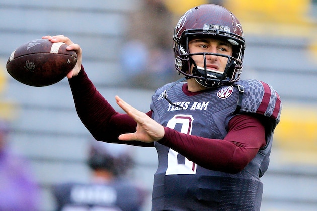 BATON ROUGE, LA - NOVEMBER 23:  Quarterback Johnny Manziel #2 of the Texas A&M Aggies warms up before taking on the LSU Tigers at Tiger Stadium on November 23, 2013 in Baton Rouge, Louisiana.  (Photo by Sean Gardner/Getty Images)