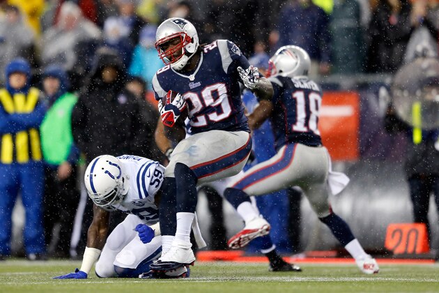 FOXBORO, MA - JANUARY 11:   LeGarrette Blount #29 of the New England Patriots runs the ball against the Indianapolis Colts during the AFC Divisional Playoff game at Gillette Stadium on January 11, 2014 in Foxboro, Massachusetts.  (Photo by Jim Rogash/Getty Images)