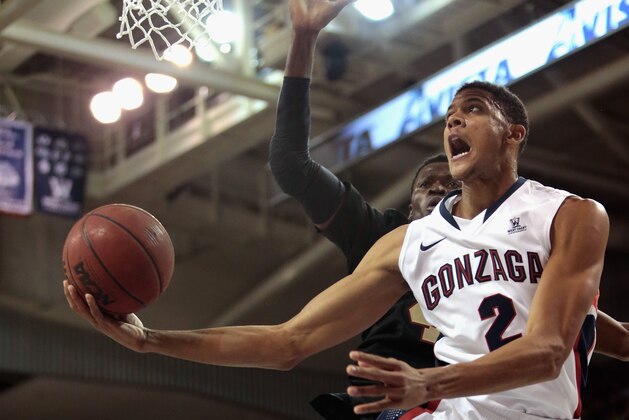 SPOKANE, WA - DECEMBER 28:  Angel Nunez #2 of the Gonzaga Bulldogs goes hard to the hoop against the Santa Clara Broncos during the second half of the game at McCarthey Athletic Center on December 28, 2013 in Spokane, Washington.  (Photo by William Mancebo/Getty Images)