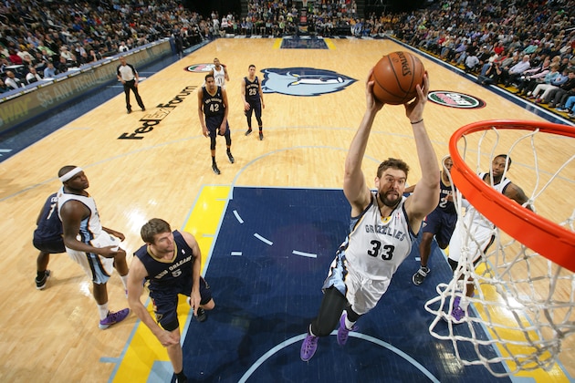 MEMPHIS, TN - JANUARY 20: Marc Gasol #33 of the Memphis Grizzlies dunks against the New Orleans Pelicans on January 20, 2014 at FedExForum in Memphis, Tennessee. NOTE TO USER: User expressly acknowledges and agrees that, by downloading and or using this photograph, User is consenting to the terms and conditions of the Getty Images License Agreement. Mandatory Copyright Notice: Copyright 2014 NBAE (Photo by Joe Murphy/NBAE via Getty Images) MEMPHIS, TN - JANUARY 20: Marc Gasol #33 of the Memphis Grizzlies dunks against the New Orleans Pelicans on January 20, 2014 at FedExForum in Memphis, Tennessee. NOTE TO USER: User expressly acknowledges and agrees that, by downloading and or using this photograph, User is consenting to the terms and conditions of the Getty Images License Agreement. Mandatory Copyright Notice: Copyright 2014 NBAE (Photo by Joe Murphy/NBAE via Getty Images)