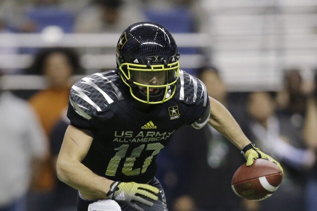 U.S. Army All-American East's Jacob Park (10) scrambles during the U.S. Army All-American Bowl football game, Saturday, Jan. 4, 2014, in San Antonio. (AP Photo/Eric Gay)