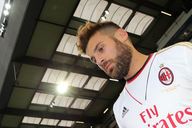 Italian's Antonio Nocerino enters the filed at the start of his international friendly soccer match against Caen at the Michel d’Ornano stadium in Caen, western France, Sunday, Oct. 13, 2013. (AP Photo/David Vincent) Italian's Antonio Nocerino enters the filed at the start of his international friendly soccer match against Caen at the Michel d’Ornano stadium in Caen, western France, Sunday, Oct. 13, 2013. (AP Photo/David Vincent)