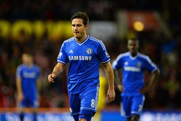 STOKE ON TRENT, ENGLAND - DECEMBER 07:  A dejected Frank Lampard of Chelsea and teammates walk off the pitch following his team's 3-2 defeat  during the Barclays Premier League match between Stoke City and Chelsea at Britannia Stadium on December 7, 2013 in Stoke on Trent, England.  (Photo by Michael Regan/Getty Images)