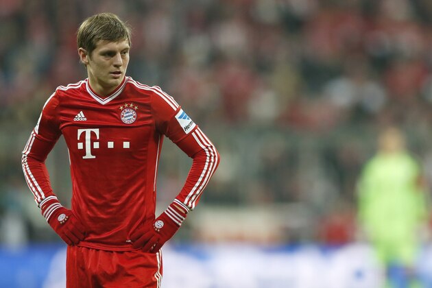 Bayern's Toni Kroos waits for a penalty during the German first division Bundesliga soccer match between FC Bayern Munich and Eintracht Braunschweig, in Munich, southern Germany, Saturday, Nov. 30, 2013. (AP Photo/Matthias Schrader)