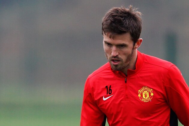 MANCHESTER, ENGLAND - OCTOBER 01: Michael Carrick of Manchester United in action during a training session ahead of their Champions League Group A match against Shakhtar Donetsk at their Carrington Training Complex on October 01, 2013 in Manchester, England (Photo by Paul Thomas/Getty Images)