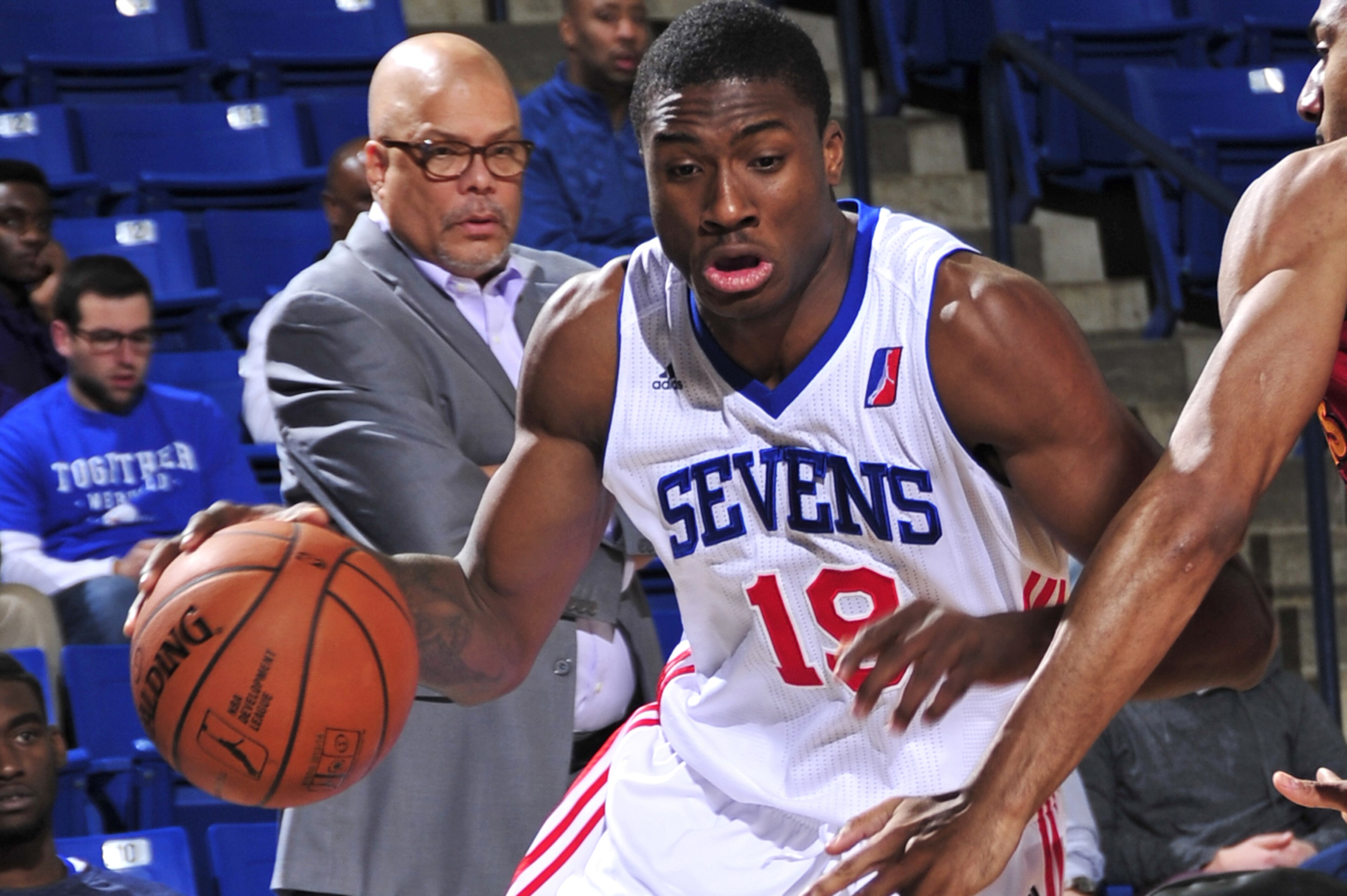 NEWARK, DE - DECEMBER 15:  Thanasis Antetokounmpo #19 of the Delaware 87ers handles the ball against the Fort Wayne Mad Ants during the NBA D-League game on December 15, 2013 at the Frank Acierno Arena in Newark, Delaware. NOTE TO USER: User expressly acknowledges and agrees that, by downloading and or using this photograph, User is consenting to the terms and conditions of the Getty Images License Agreement. Mandatory Copyright Notice: Copyright 2013 NBAE  (Photo by David Dow/NBAE via Getty Images)