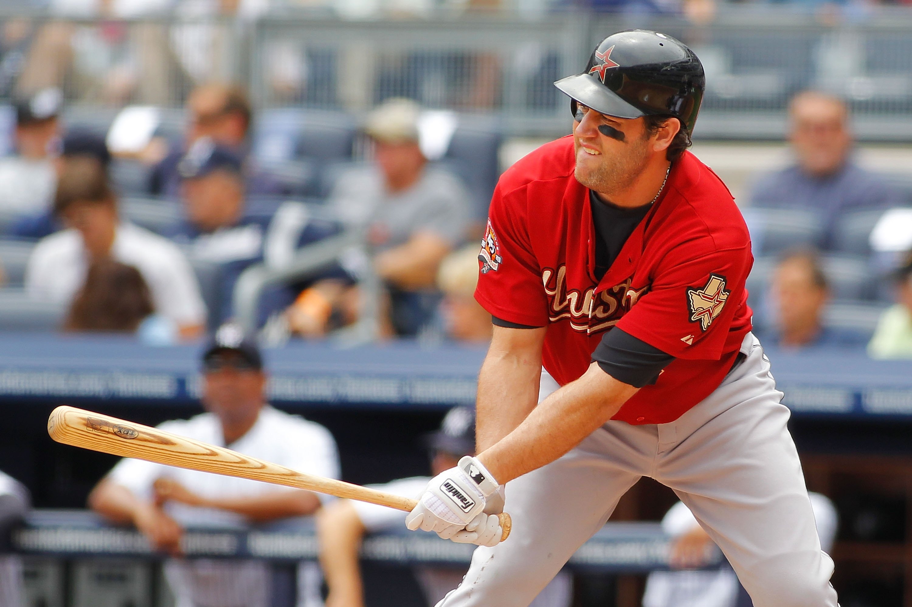 NEW YORK - JUNE 12:  Lance Berkman #17 of the Houston Astros hits against the New York Yankees on June 12, 2010 at Yankee Stadium in the Bronx borough of New York City.  (Photo by Mike Stobe/Getty Images)