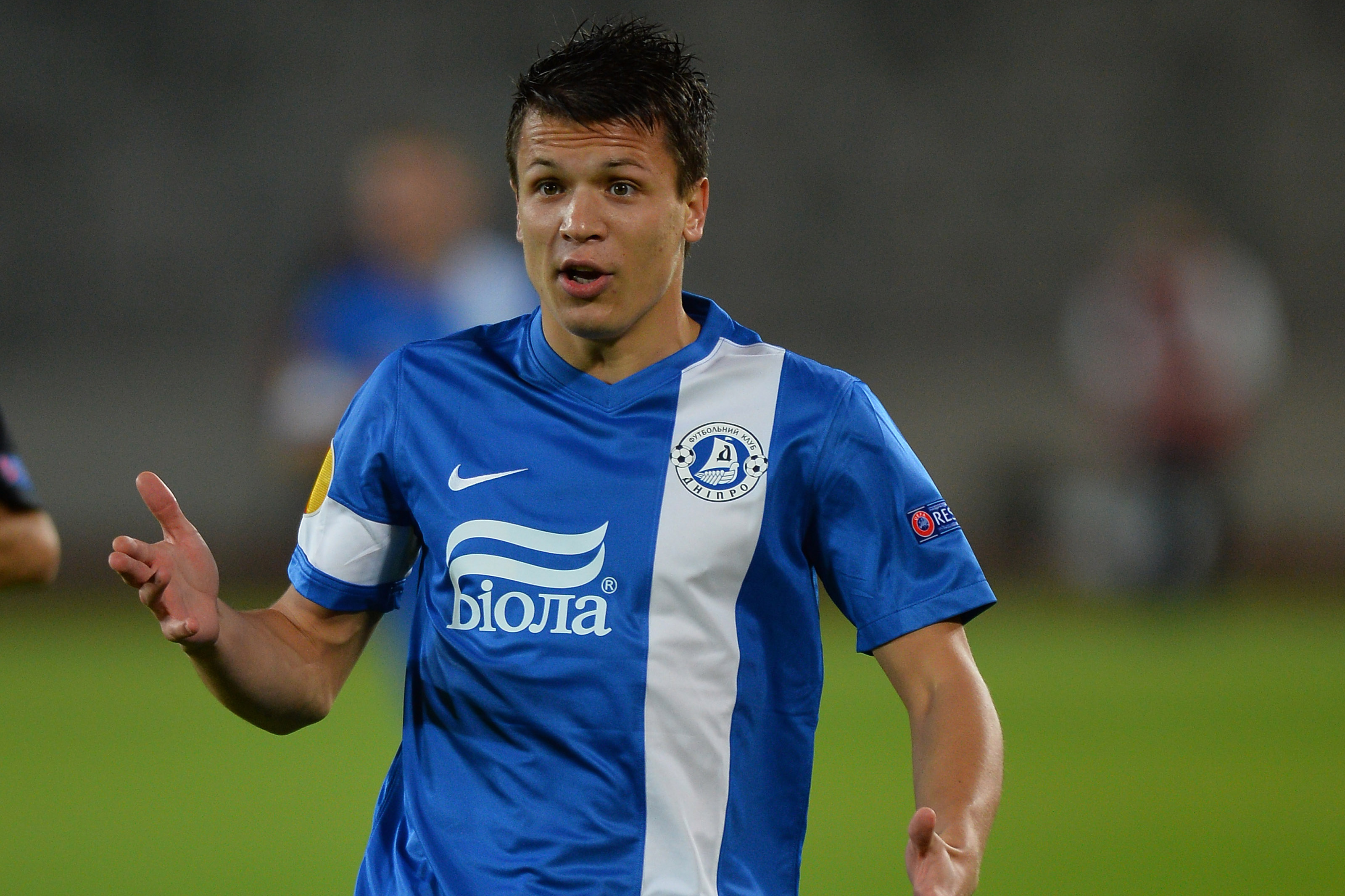 CLUJ-NAPOCA, ROMANIA - SEPTEMBER 19:  Yevhen Konoplyanka of FC Dnipro Dnipropetrovsk in action during the UEFA Europa League group stage match between CS Pandurii Targu Jiu and FC Dnipro Dnipropetrovsk held on September 19, 2013 at the Cluj Arena in Cluj-Napoca, Romania. (Photo by Daniel Mihailescu/EuroFootball/Getty Images)