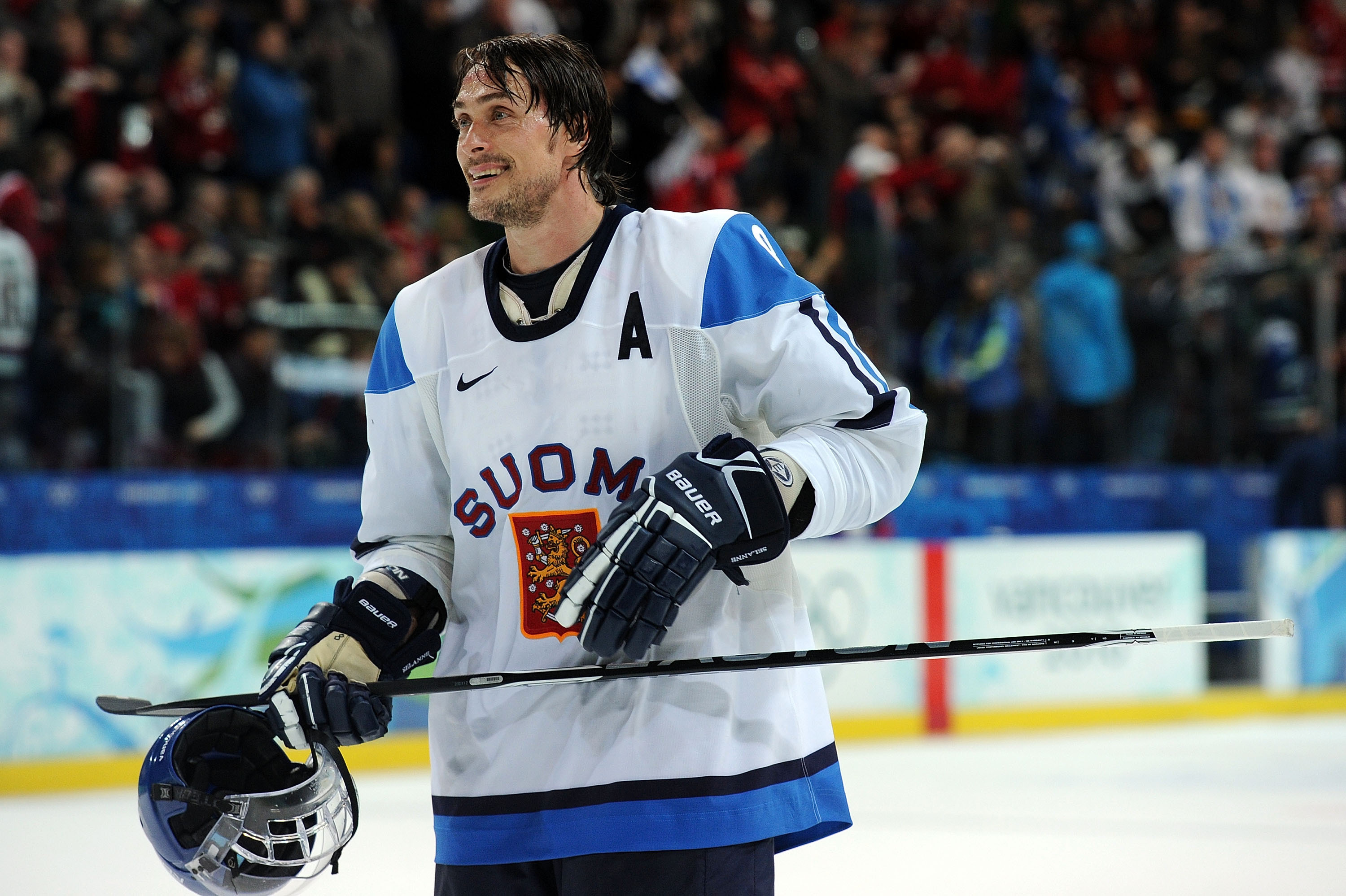VANCOUVER, BC - FEBRUARY 24:  Teemu Selanne #8 of Finland celebrates after their 2-0 win during the ice hockey men's quarter final game between Finland and the Czech Republic on day 13 of the Vancouver 2010 Winter Olympics at UBC Thunderbird Arena on February 24, 2010 in Vancouver, Canada.  (Photo by Jasper Juinen/Getty Images)