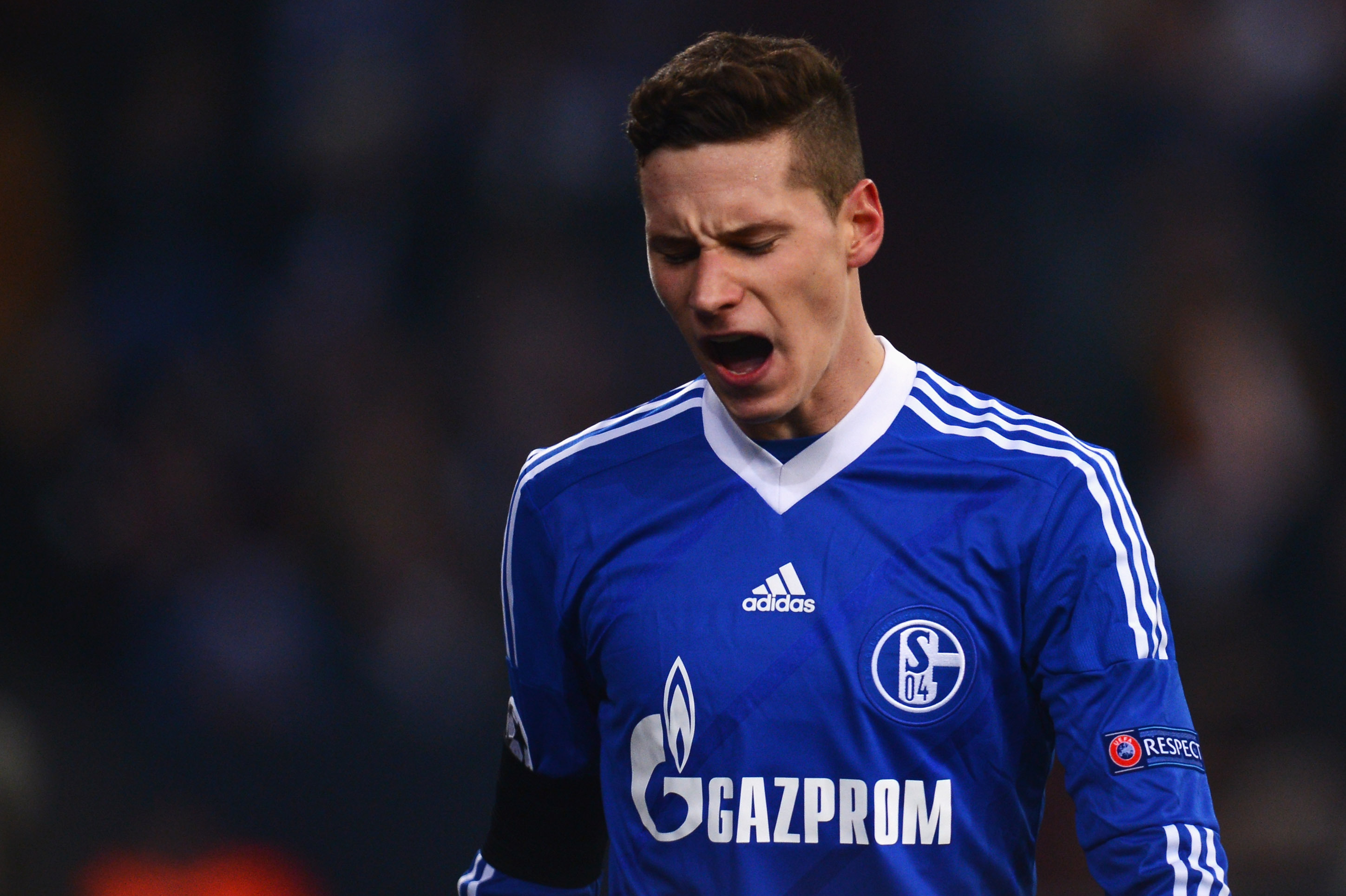 GELSENKIRCHEN, GERMANY - MARCH 12:  Julian Draxler of Schalke looks dejected during the UEFA Champions League round of 16 second leg match between FC Schalke 04 and Galatasaray AS at Veltins-Arena on March 12, 2013 in Gelsenkirchen, Germany.  (Photo by Lars Baron/Getty Images)