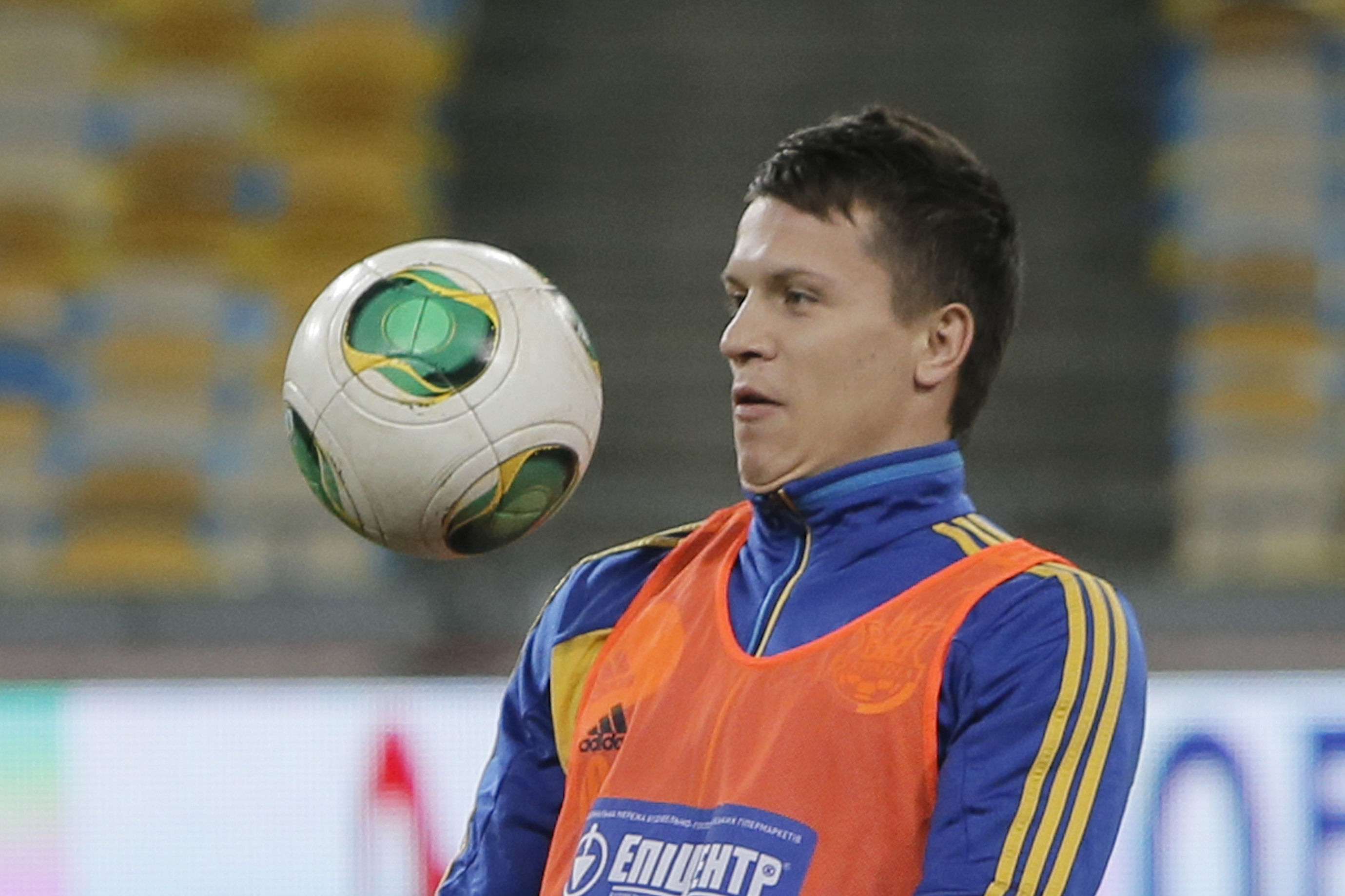 Ukraine's Yevhen Konoplyanka during a training session at the Olympiyskiy national stadium in Kiev, Ukraine, Thursday, Nov. 14, 2013, ahead of their 2014 World Cup qualifying soccer match against France. (AP Photo/Efrem Lukatsky)