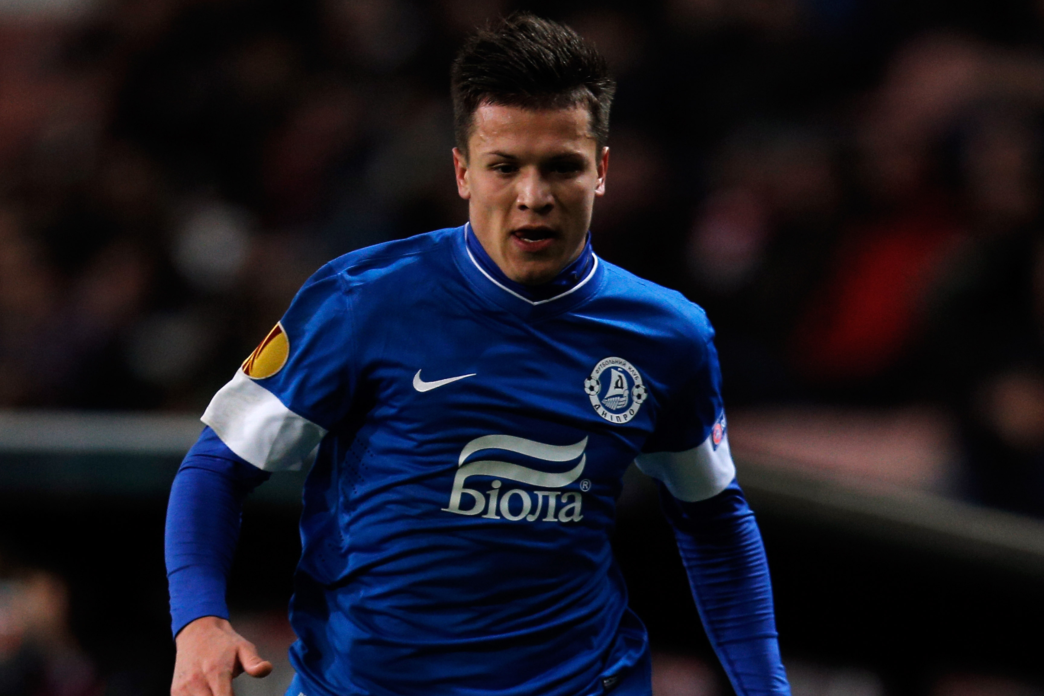 EINDHOVEN, NETHERLANDS - NOVEMBER 22:   Evgeni Konoplienka of  Dnipro chases the ball during the UEFA Europa League Group F match between PSV Eindhoven and FC Dnipro Dnipropetrovsk at the Philips Stadion n November 22, 2012 in Eindhoven, Netherlands.  (Photo by Dean Mouhtaropoulos/Getty Images)