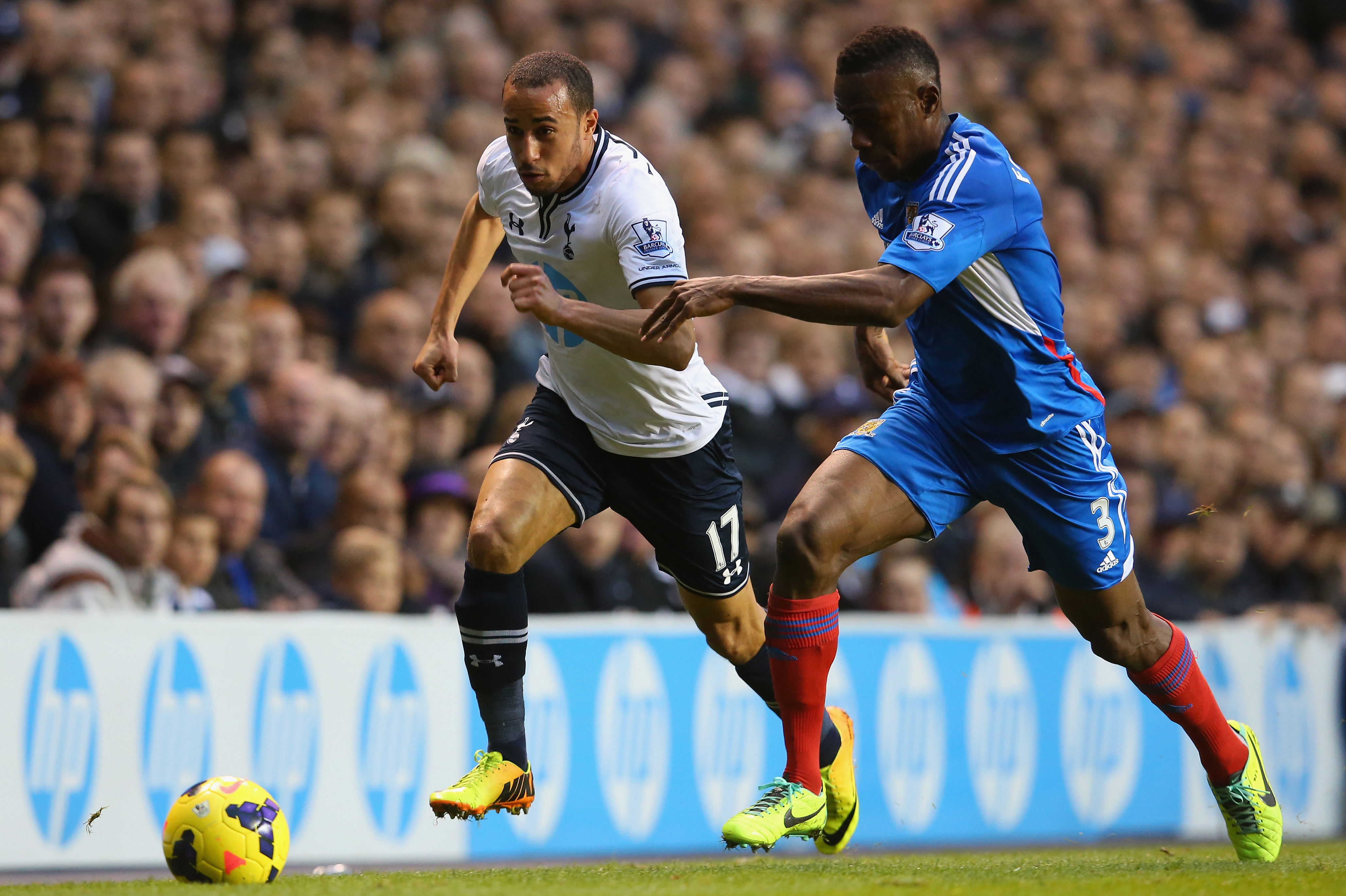 LONDON, ENGLAND - OCTOBER 27:  Maynor Figueroa of Hull City chases Andros Townsend of Spurs down the wing during the Barclays Premier League match between Tottenham Hotspur and Hull City at White Hart Lane on October 27, 2013 in London, England.  (Photo by Julian Finney/Getty Images)