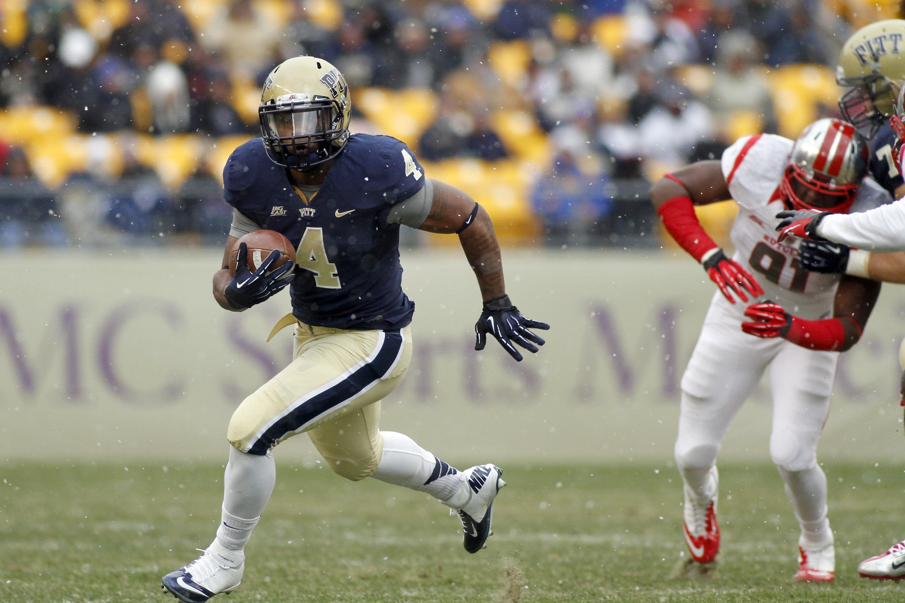 PITTSBURGH, PA - NOVEMBER 24:  Rushel Shell #4 of the Pittsburgh Panthers carries the ball against the Rutgers Scarlet Knights  during the game on November 24, 2012 at Heinz Field in Pittsburgh, Pennsylvania.  (Photo by Justin K. Aller/Getty Images)