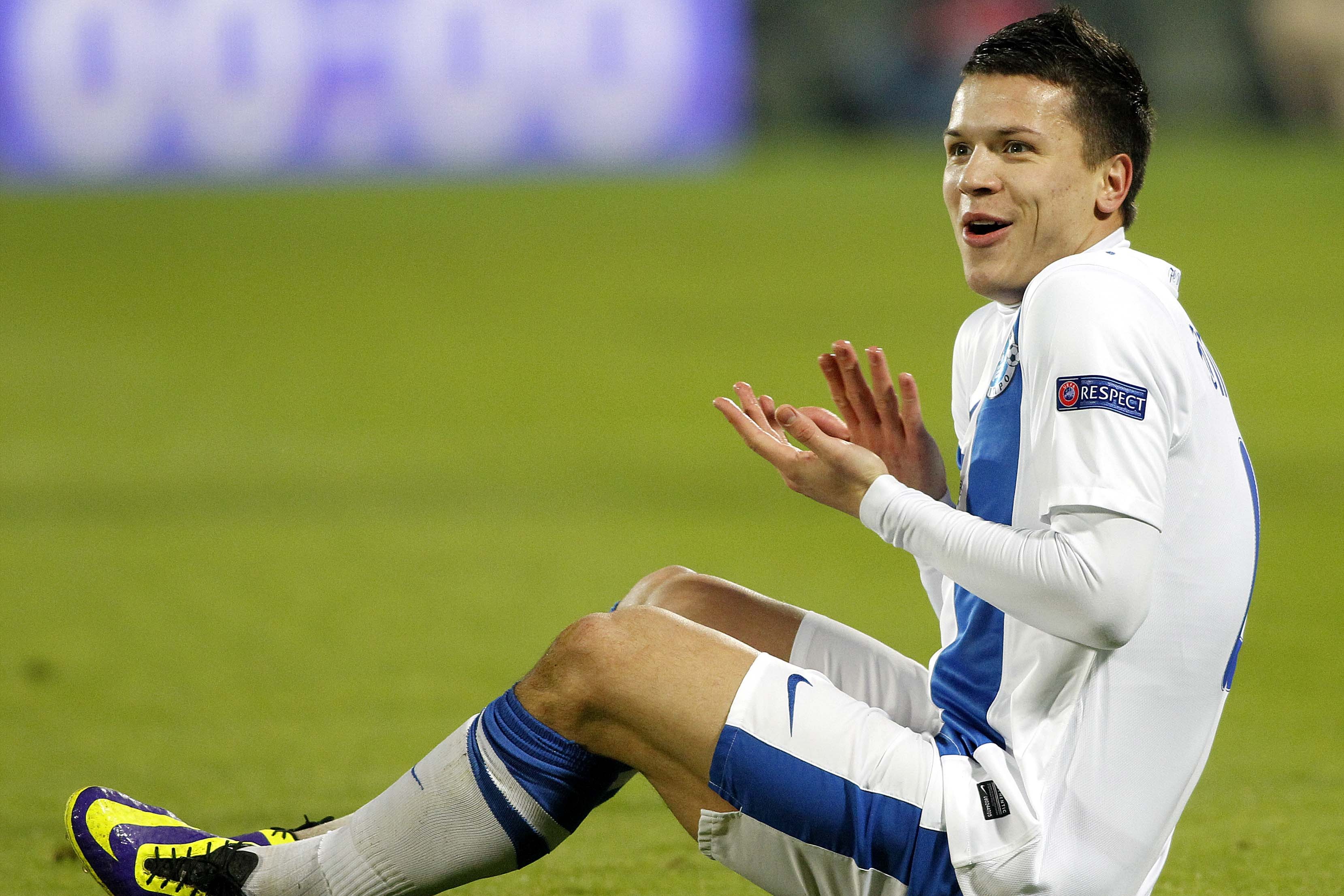 Dnipro's Yevhen Konoplyanka reacts during an Europa League Group E soccer match against Fiorentina at the Artemio Franchi stadium in Florence, Italy, Thursday, Dec. 12, 2013. (AP Photo/Fabrizio Giovannozzi)