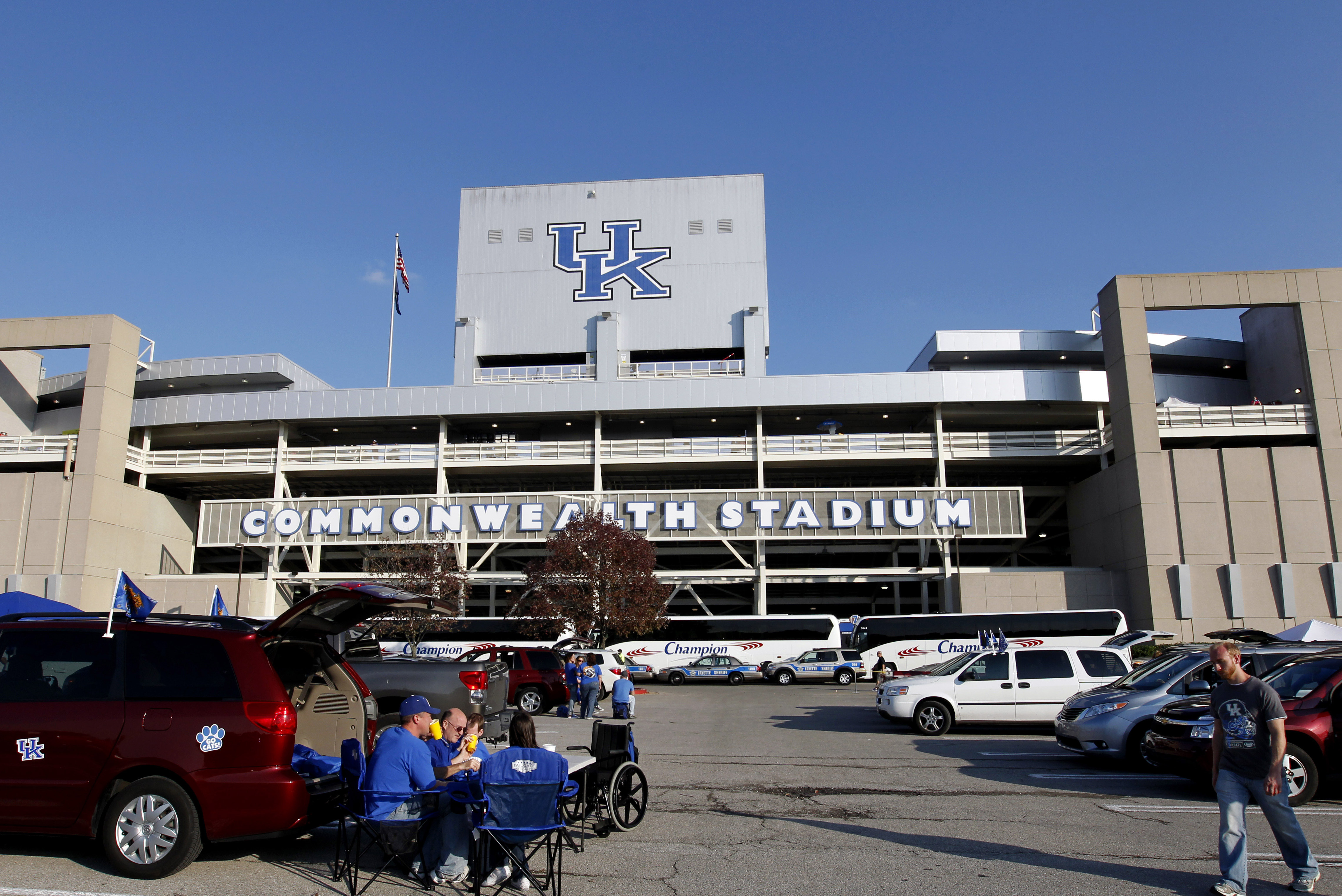 LEXINGTON, KY - SEPTEMBER 29: Kentucky Wildcats fans tailgate before game against South Carolina Gamecocks at Commonwealth Stadium on September 29, 2012 in Lexington, Kentucky.    (Photo by John Sommers II/Getty Images)