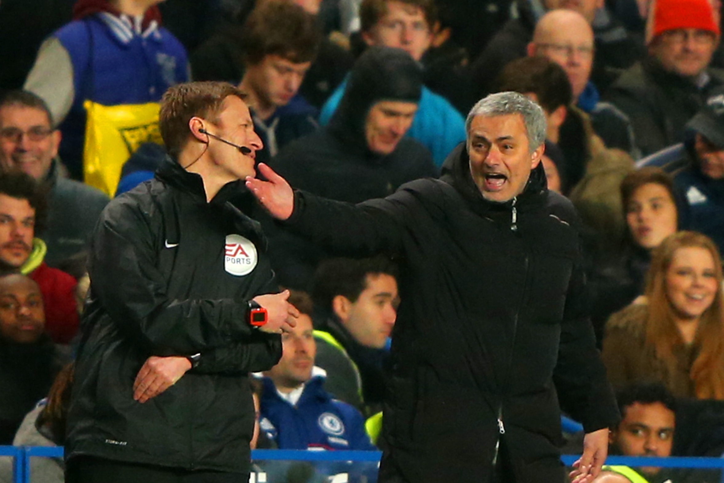 LONDON, ENGLAND - JANUARY 29:  Jose Mourinho manager of Chelsea reacts during the Barclays Premier League match between Chelsea and West Ham United at Stamford Bridge on January 29, 2014 in London, England.  (Photo by Ian Walton/Getty Images)