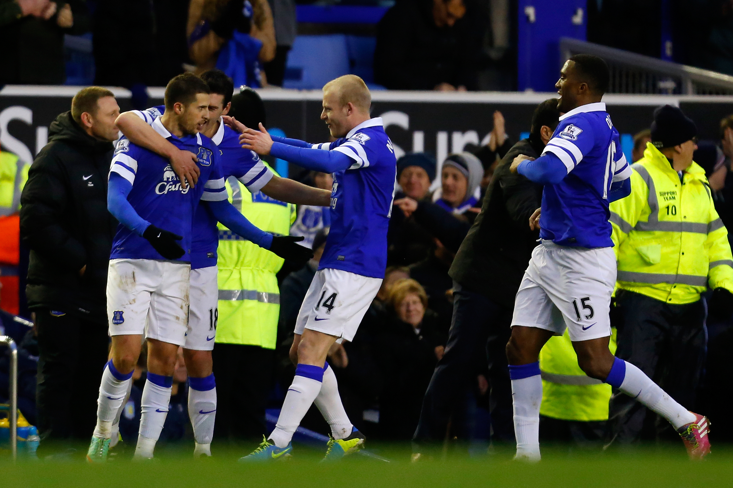 LIVERPOOL, ENGLAND - FEBRUARY 01: Kevin Mirallas (L) of Everton celebrates after scoring a goal with team mates during the Barclays Premier League match between Everton and Aston Villa at Goodison Park on February 1, 2014 in Liverpool, England. (Photo by Paul Thomas/Getty Images)